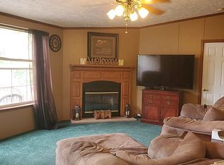 96 Henderson Rd, Jackson Center, PA 16133