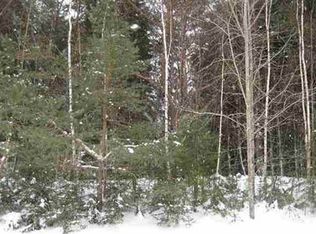 4 Glen Meadow Dr, Marquette, MI 49855