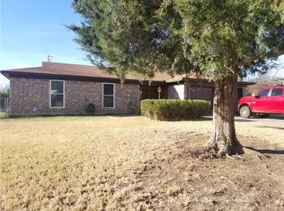 729 Park Pl, Azle, TX 76020