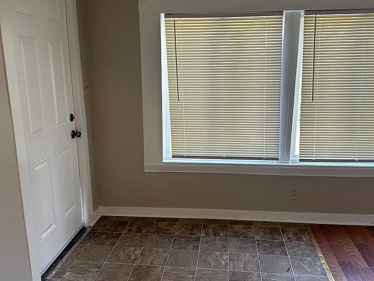 425 Boulevard St — Photo 3