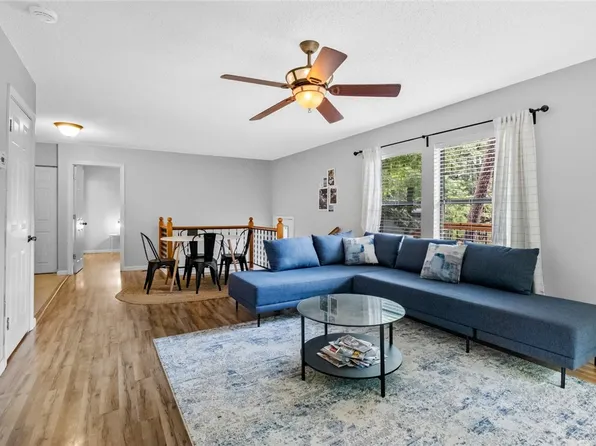 8193 Spruce Dr, Rogers, AR 72756