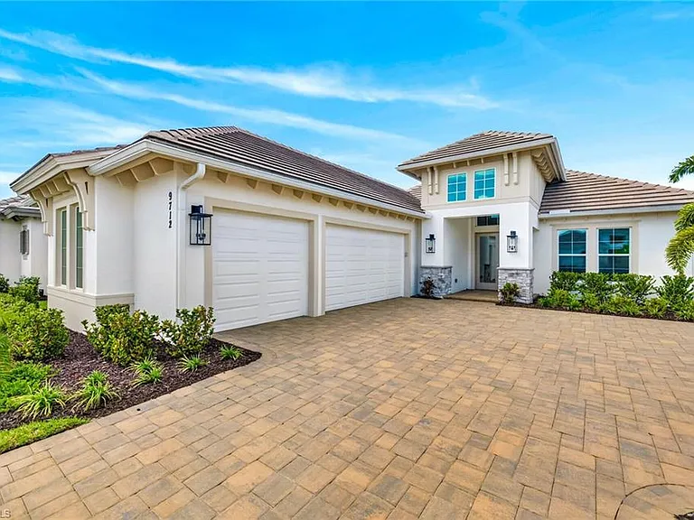 9712 Moonflower Ln — Photo 1
