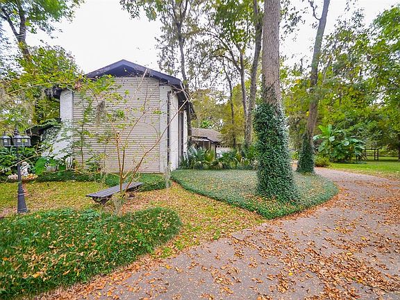 5th image of 3703 Aspenwood Dr