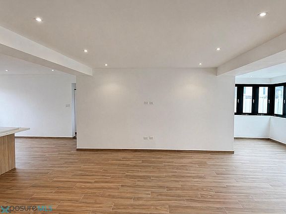 2nd image of 548 Cii Las Palmeras #401