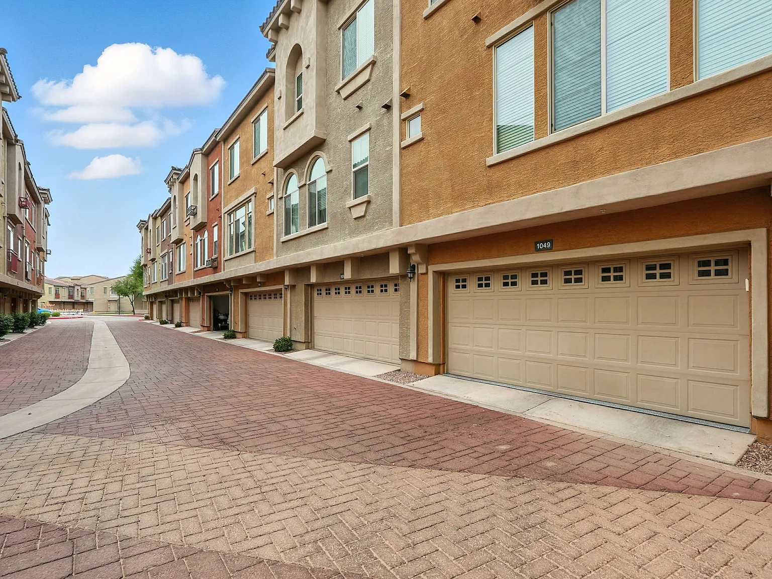 2 bed, 2.5 bath, 1248 sqft, $1,895 — Photo 3