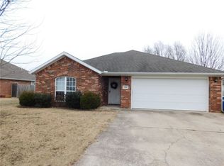 809 SW Ouachita Dr, Bentonville, AR 72712