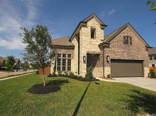 521 Pedernales St, Webster, TX 77598