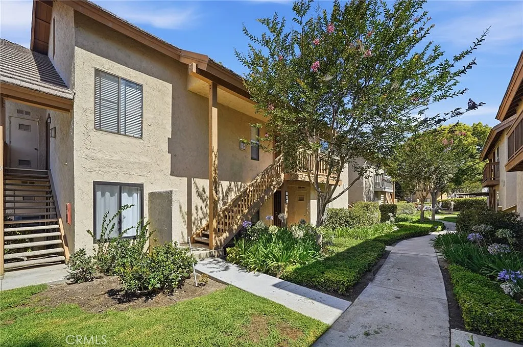 1 bed, 814 sqft, $2,800 — Photo 1