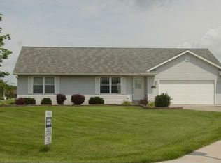 207 F Pl, Kalona, IA 52247