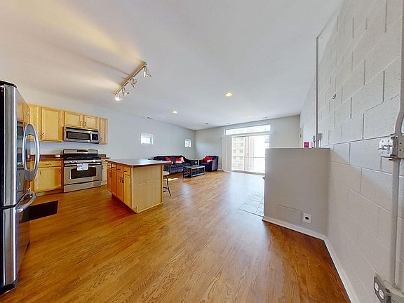 4th image of 1808 S Michigan Ave APT 15