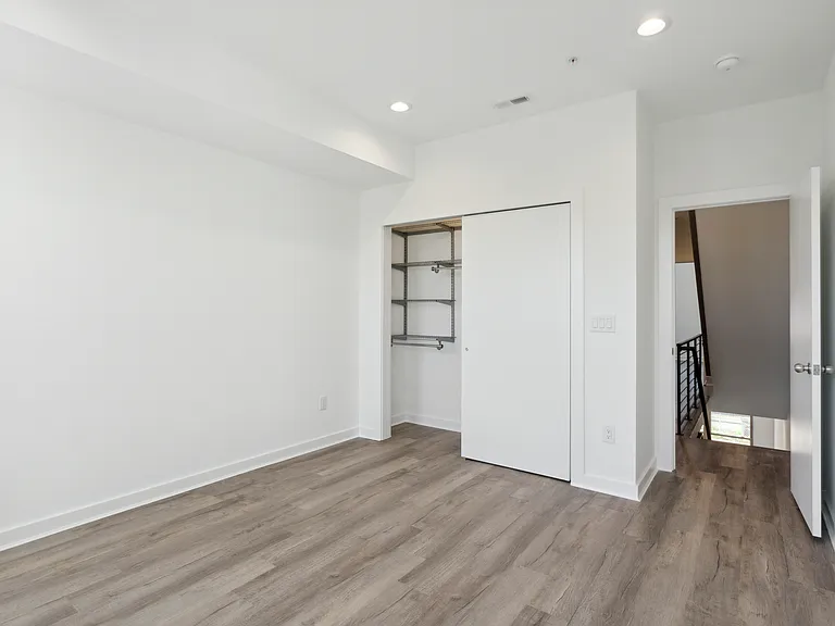 721 N De Kalb St — Photo 14