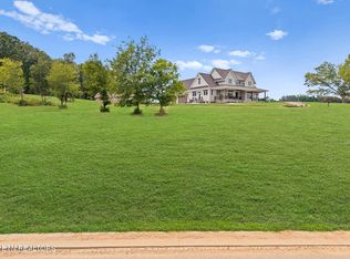 2929 Chestnut Ln, Loudon, TN 37774