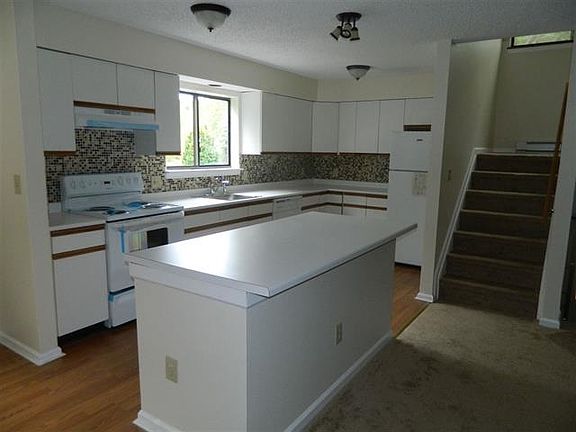 2nd image of 59 Edelweiss Dr