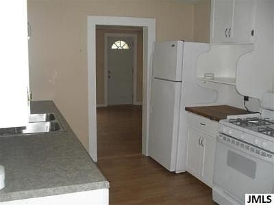 3rd image of 5450 E Michigan Ave