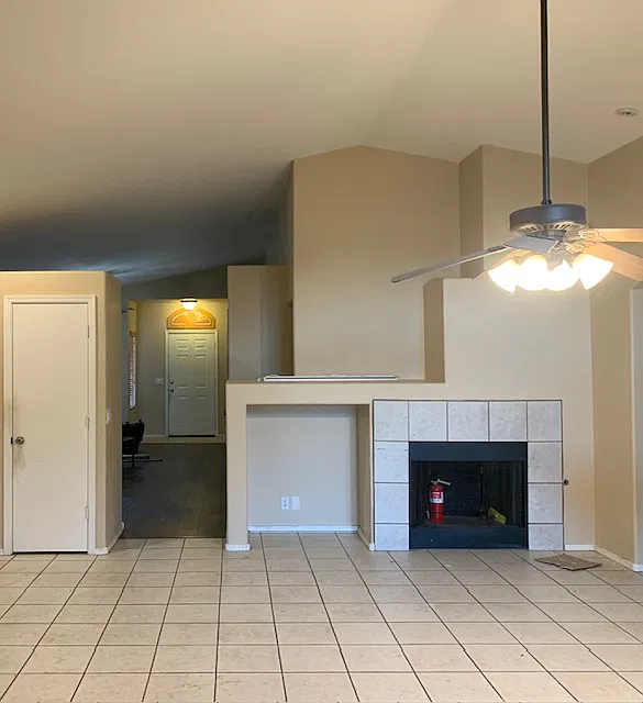 3 bed, 1600 sqft, $2,200 — Photo 2