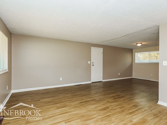 3rd image of 3729 Utica Dr