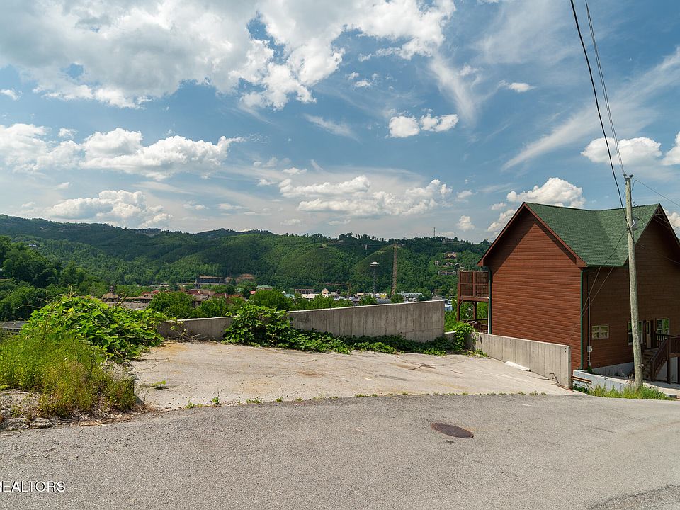 1st image of 744 Widows Knob Rd