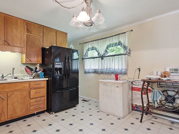 2nd image of 3648 Kline North Dr