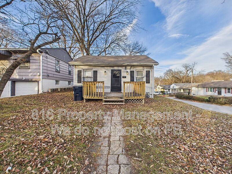 1st image of 3218 E 61st St