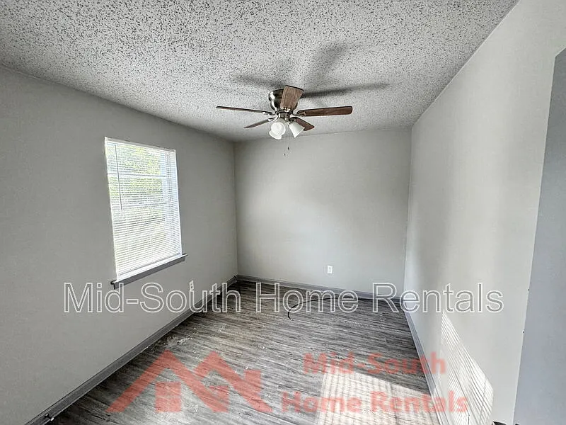 2 bed, 1.0 bath, $695 — Photo 4