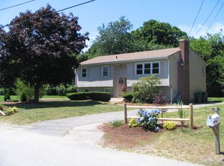 111 Wunnegin Cir, Warwick, RI 02818