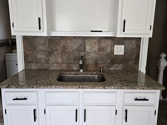 4th image of 93 Garfield Ave Floor 2