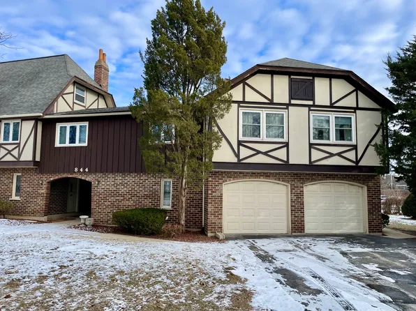844 Village Quarter Rd APT C, Dundee, IL 60118