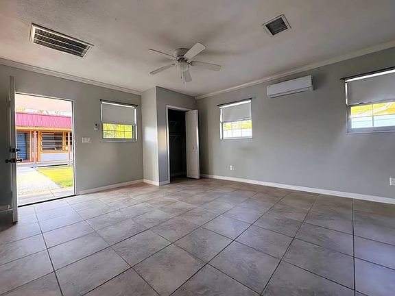 5th image of 104 W Brentridge Dr #2