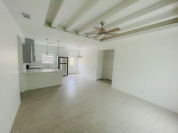 2nd image of 1623 Summit Dr #1