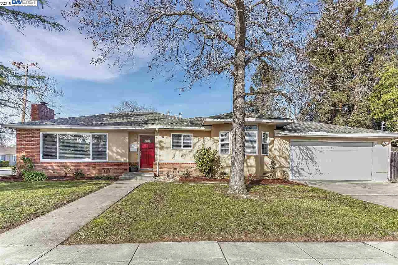 4293 Eggers Dr photo 1