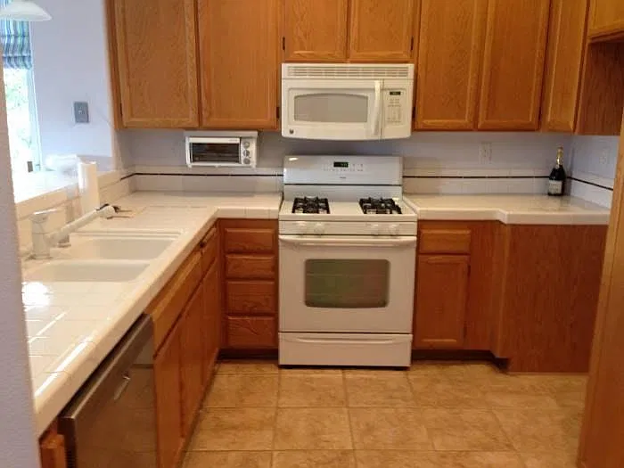 3 bed, 2.5 bath, 1131 sqft, $3,550 — Photo 3