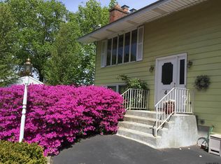 4 Alena Dr, Latham, NY 12110