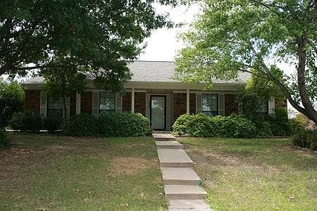 1st image of 227 Aspenway Dr