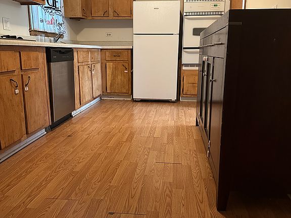 5th image of 1685 Sunset Rd