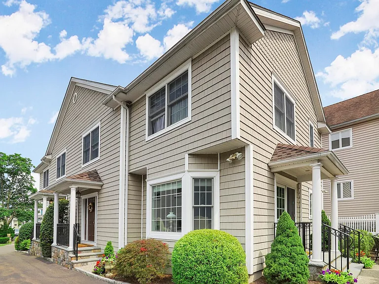 Welcome Home - Front and Backyard Entrance