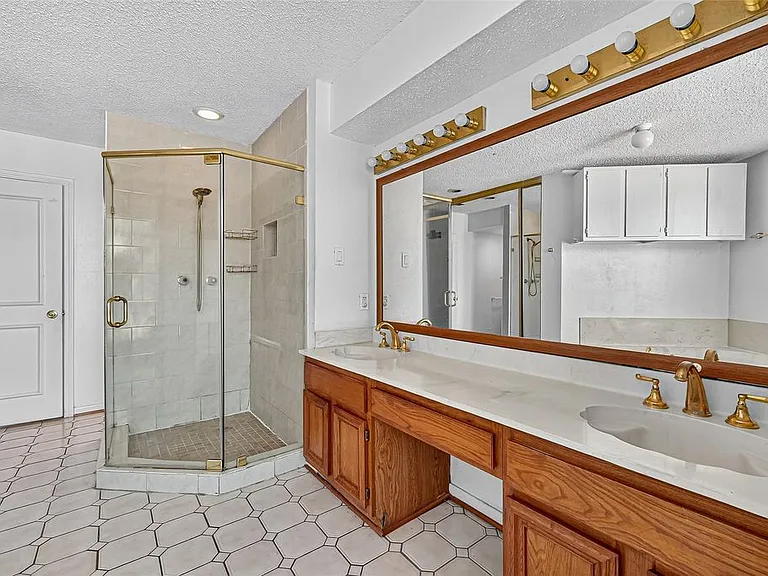 1535 Beaconshire Rd — Photo 4