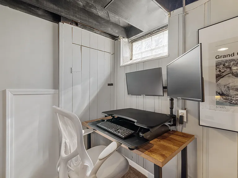 2399 Bacon Ave — Photo 42