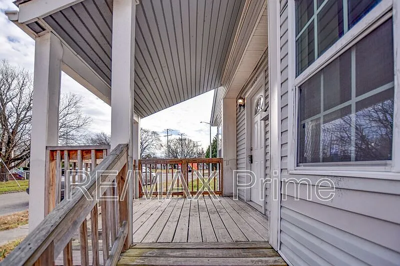 5 bed, 2.0 bath, $1,995 — Photo 2