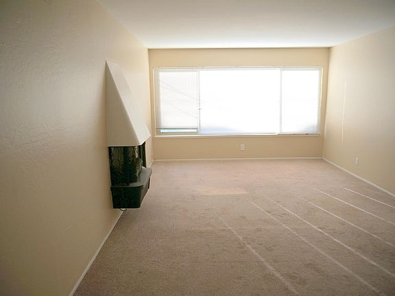 3rd image of 480 8th Ave APT 1