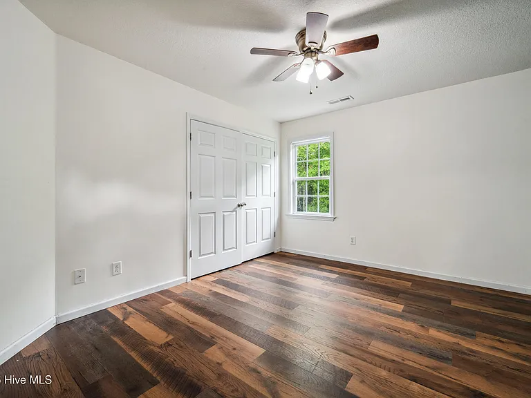 138 Briar Hollow Dr — Photo 10