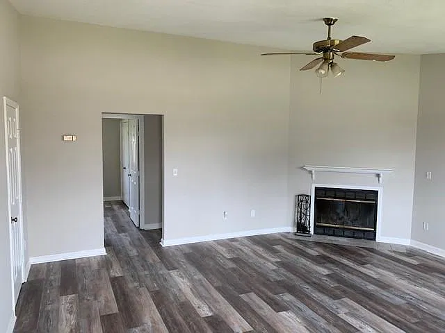 105 Poppy Ct — Photo 2