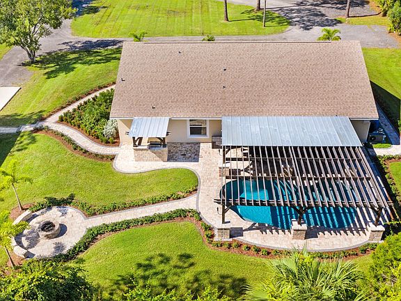 2nd image of 2325 Quarterman Ln