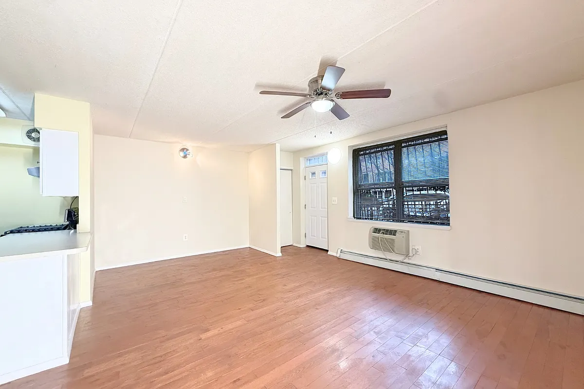 Building Photo - 318 E 119th St #1
