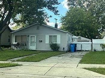 3rd image of 27067 Townley St