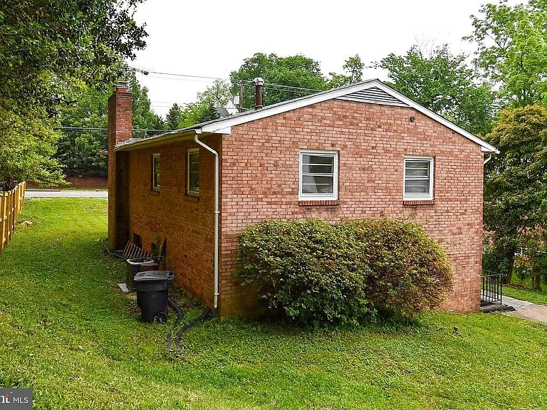 Large 6250 SQFT lot