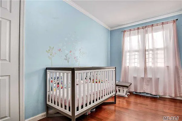 Sold by Redfin Real Estate | media 13