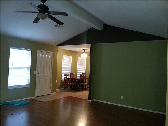 5th image of 224 Doke St