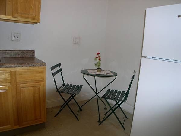 2nd image of 17 Coligni Ave #B3
