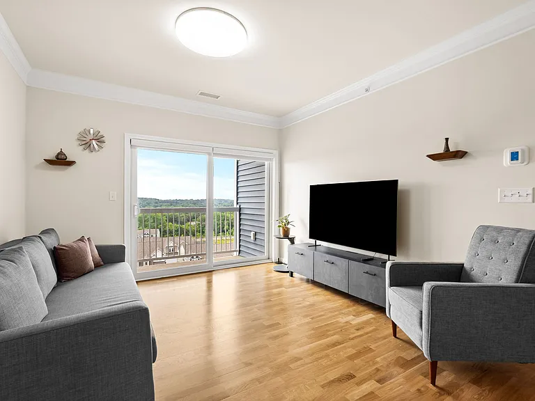 4 Stratton Dr #408 — Photo 10