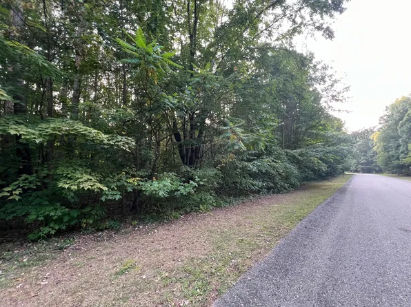 5818 Hunters Rdg, Fennville, MI 49408